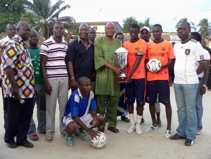 Maracana - Finale du Tournoi Loss Zoromé : Compétents FC enlève le trophée Kiffy Zié